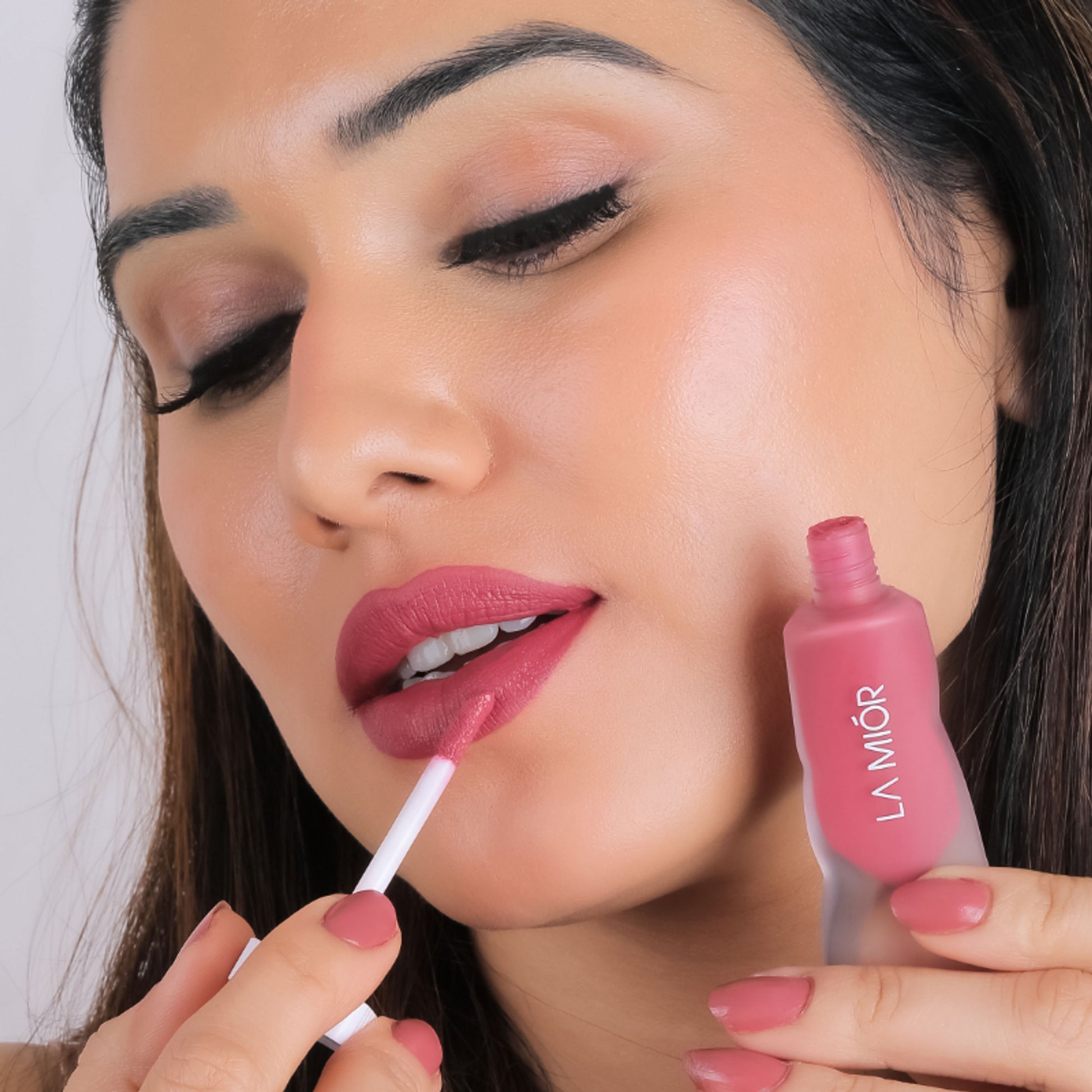 La Mior Can Do It All Velvet Liquid Lipstick - Unstoppable