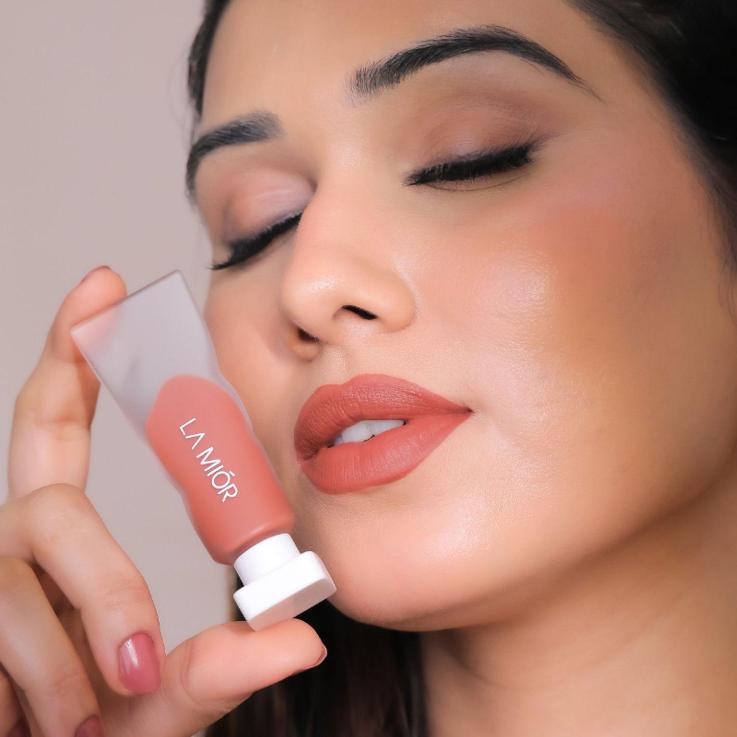 La Mior Can Do It All Velvet Liquid Lipstick - Amicable