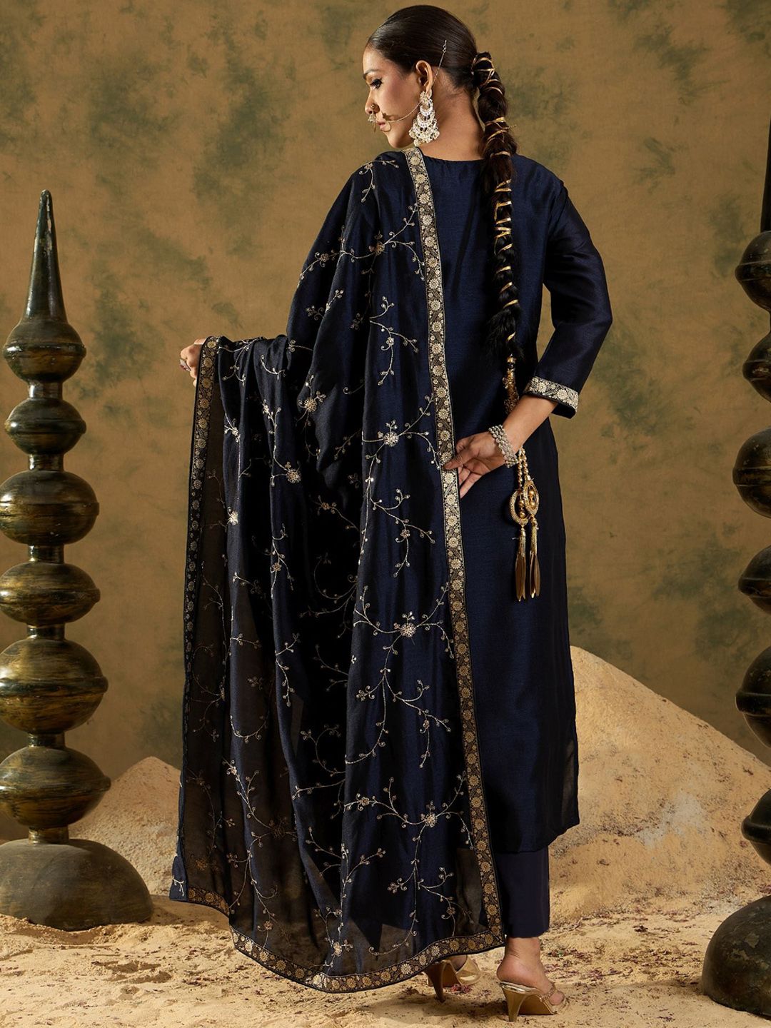 Indyancart IE Women Floral Embroidered Regular Kurta with Trousers & With Dupatta