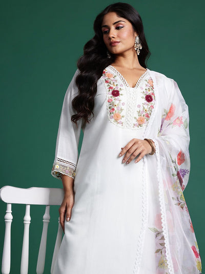 Indyancart Women's Plus Size Floral Embroidered Beads & Stones Kurta with Trousers & With Dupatta