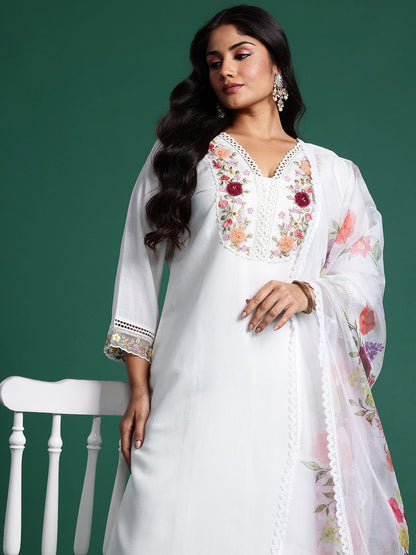 Indyancart Women's Plus Size Floral Embroidered Beads & Stones Kurta with Trousers & With Dupatta
