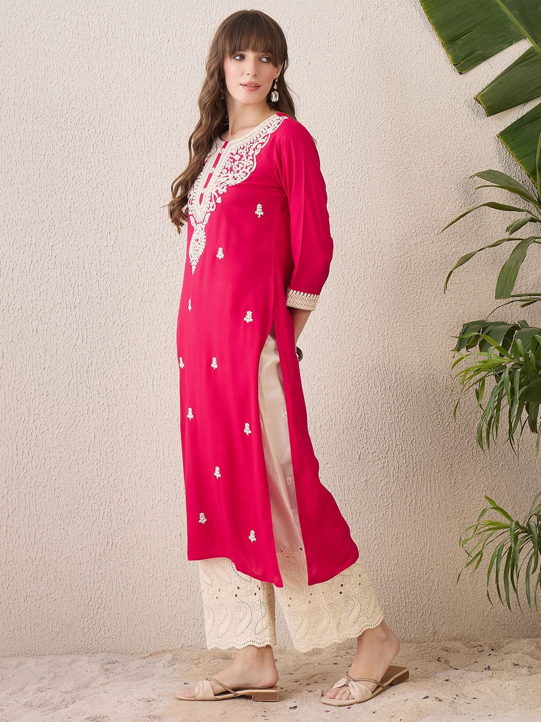 Indyancart IE Floral Embroidered Thread Work Straight Kurta