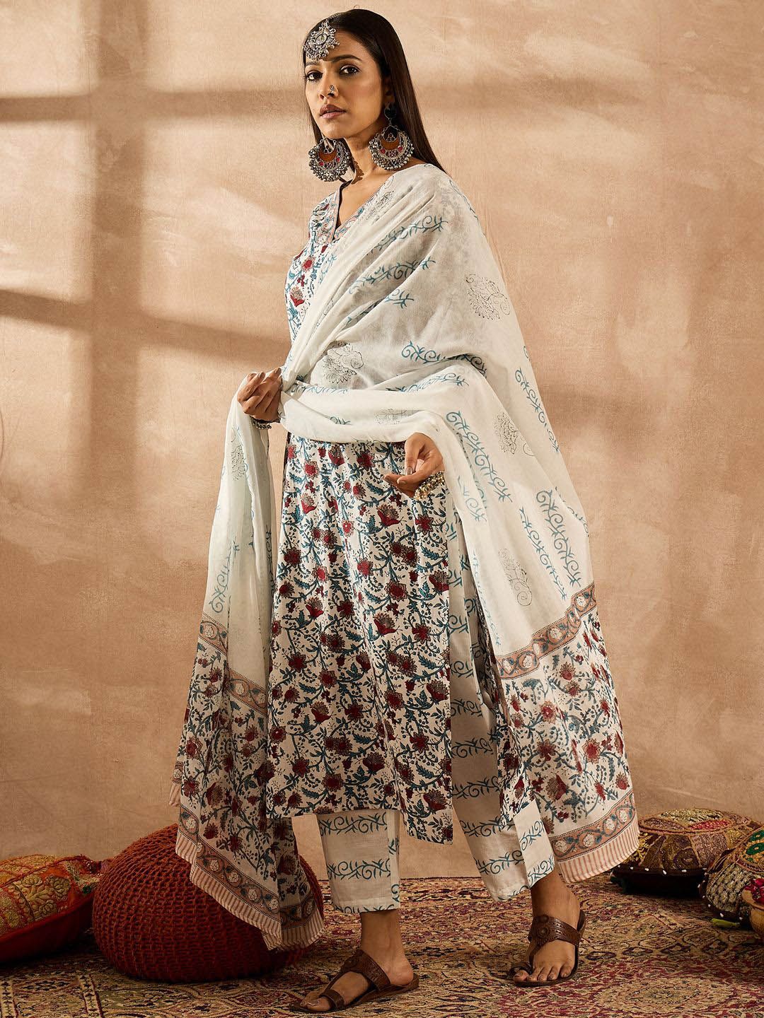 Dhiyona IE Women Floral Printed Regular Pure Cotton Kurta with Trousers & With Dupatta