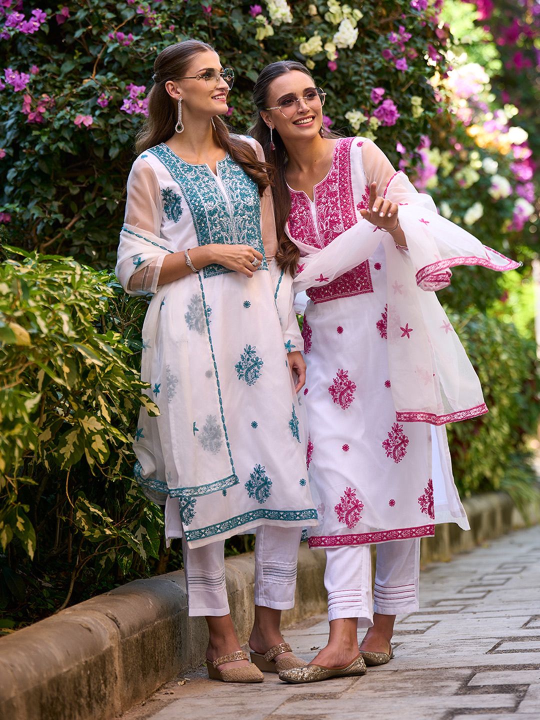 Floral Embroidered Regular Thread Work Kurta with Trousers & Dupatta