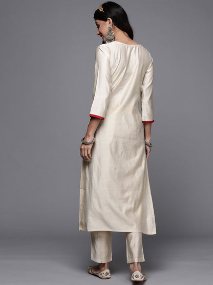 Indyancart IE Women Off White Embroidered Thread Work Liva Kurta with Trousers