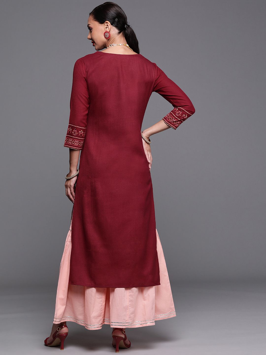 Indyancart IE Women Maroon Ethnic Motifs Foil Print Round Neck Regular Sleeves Straight Kurta