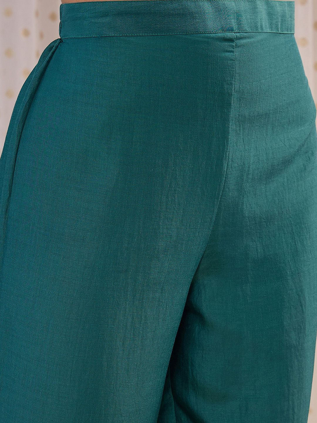 Indyancart IE Green Floral Embroidered Thread Work Kurta with Trousers & Dupatta