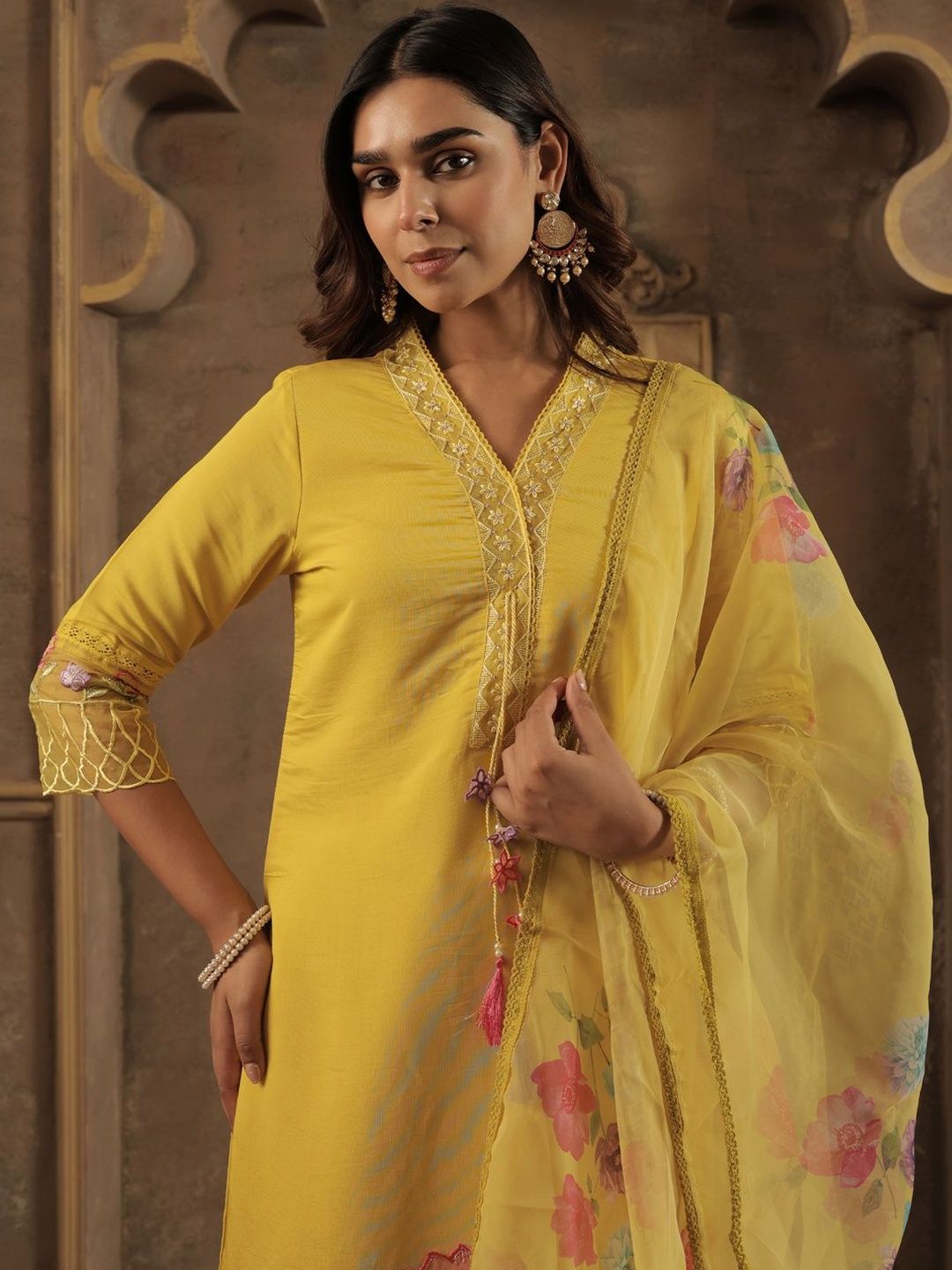 Women Floral Embroidered Kurta with Trousers & Dupatta