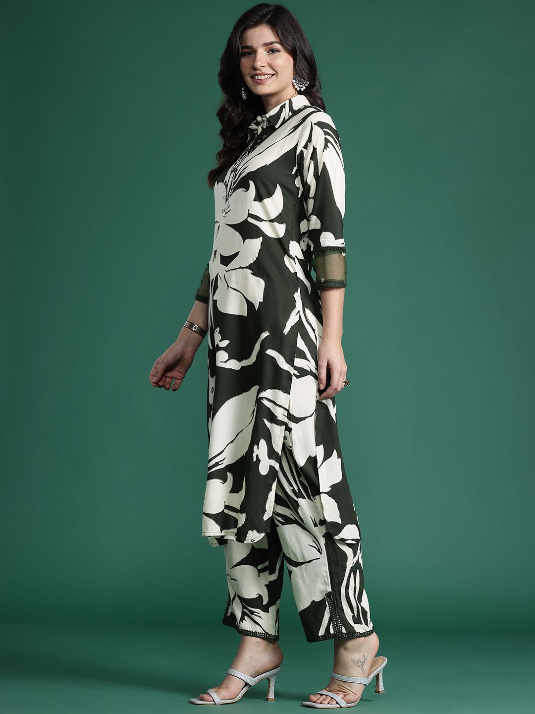 Indyancart IE Floral Printed Sequinned Kurta with Trousers