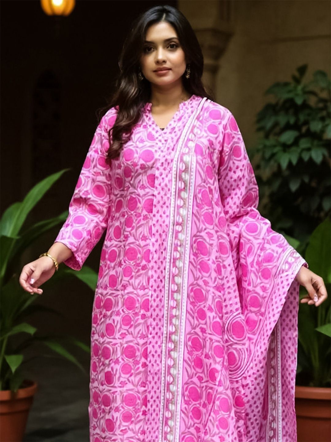 Women Floral Printed Cotton Kurta with Trousers & Dupatta