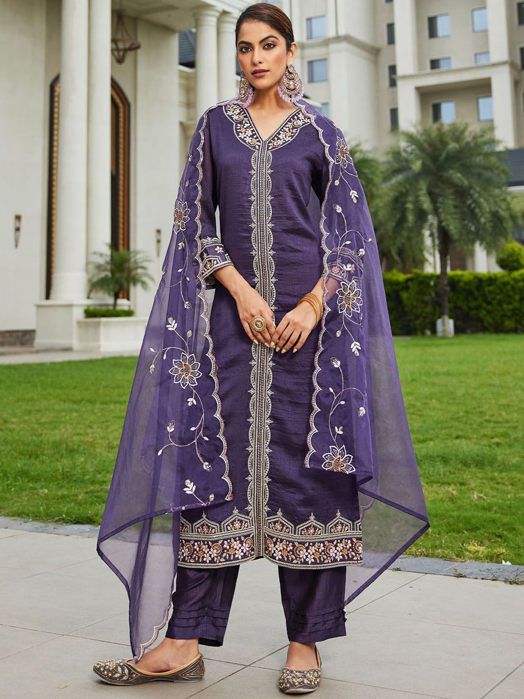 Dhiyona IE Women Floral Embroidered Regular Kurta with Trousers & With Dupatta