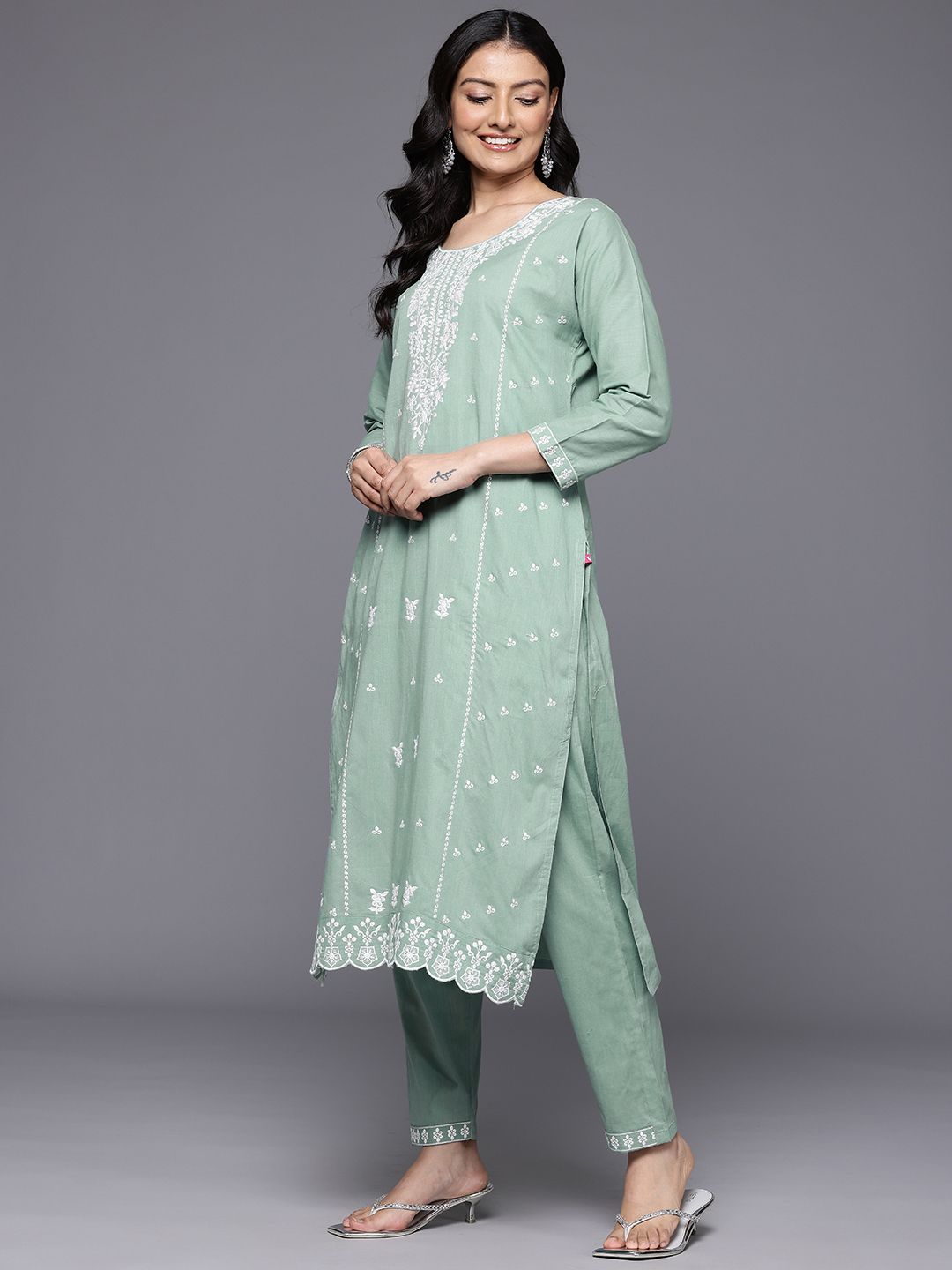 Dhiyona VA Women'sFloral Embroidered Panelled Thread Work Pure Cotton Kurta With Trousers & Dupatta