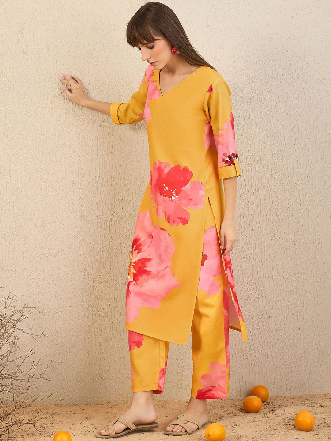 Indyancart IE Floral Printed V-Neck Straight Kurta with Trousers
