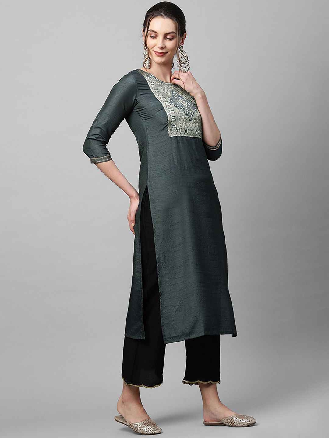 Dhiyona IE Women Grey Yoke Design Kurta