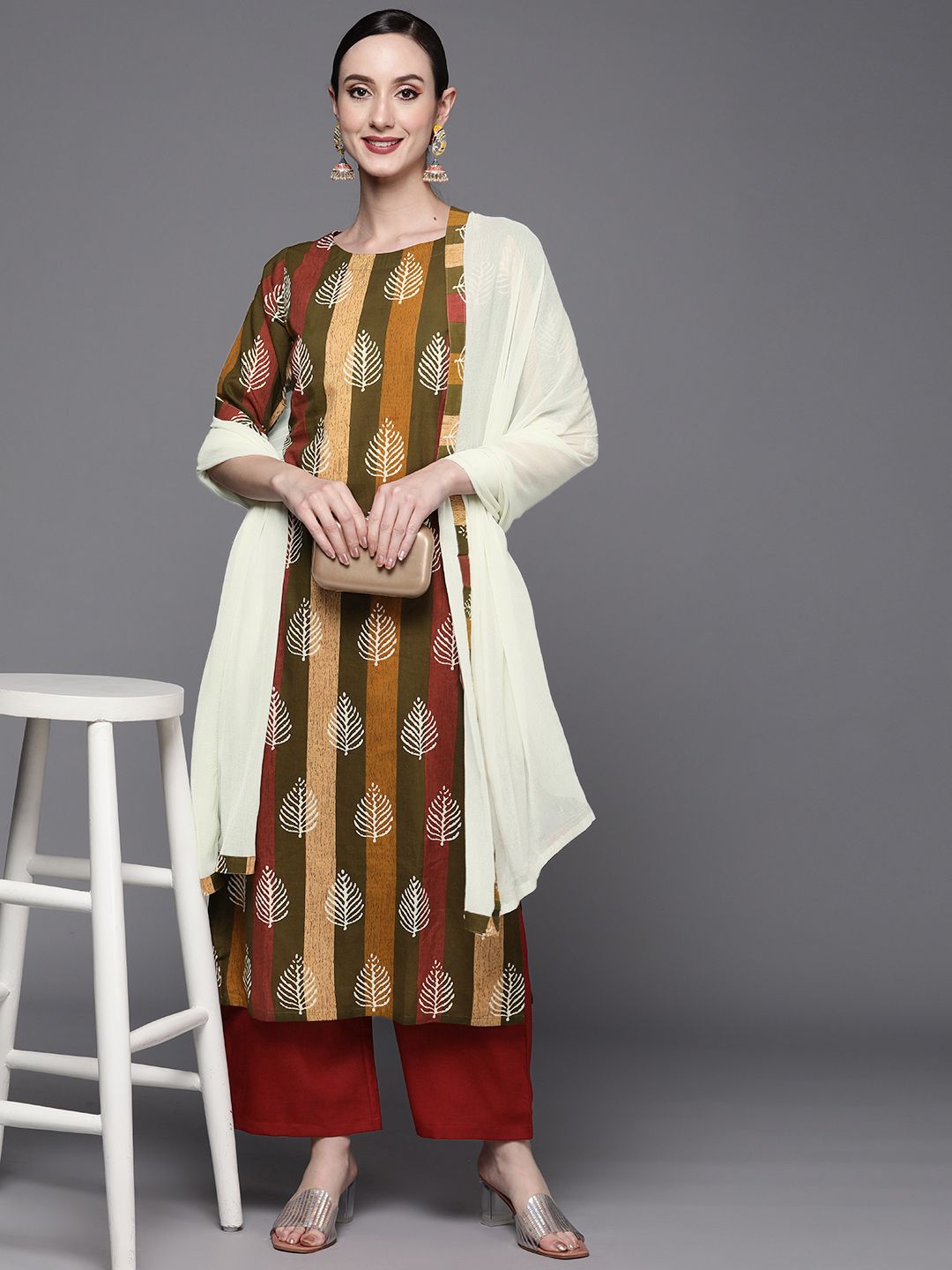 Dhiyona IE Women Green Floral Printed Kurta with Trousers & With Dupatta
