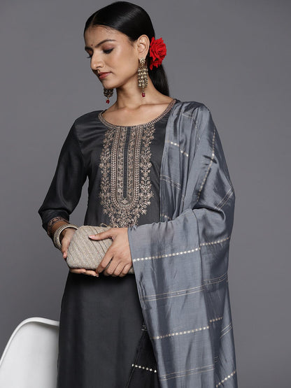 Indyancart VA Women's Grey Ethnic Motifs Yoke Design Kurta with Trousers & With Dupatta