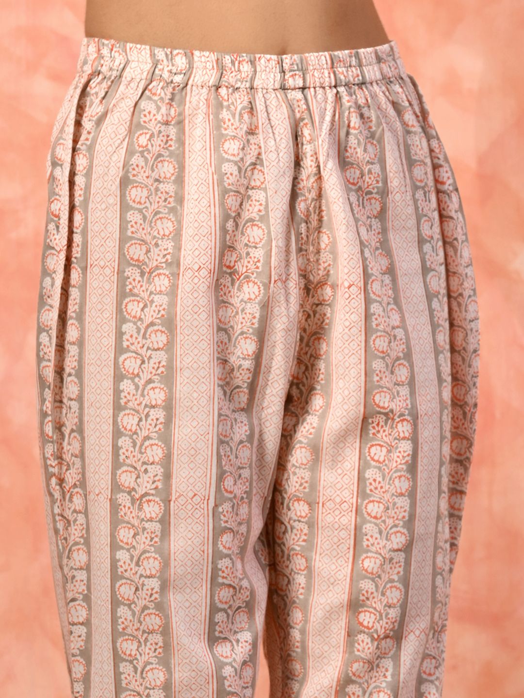 Indyancart SN Women's Grey Cotton printed kurta and pant set