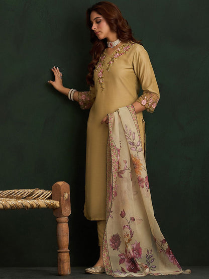 Indyancart IE Women Floral Embroidered Regular Thread Work Kurta with Trousers & With Dupatta