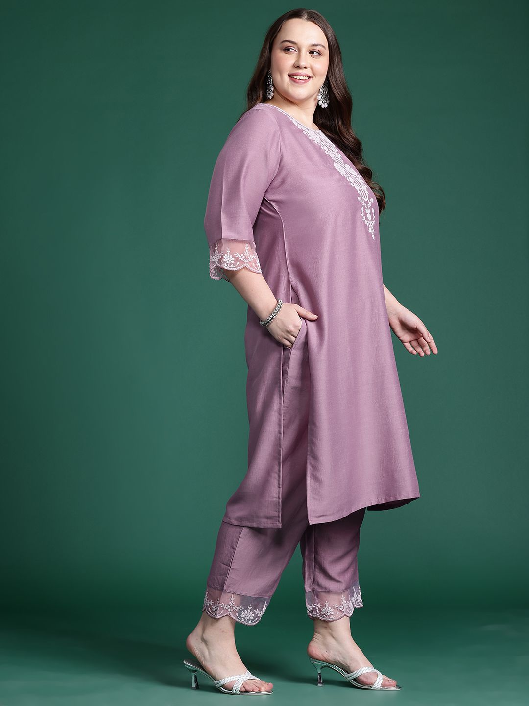 Indyancart IE Plus Size Floral Embroidered Thread Work Kurta With Trousers & Dupatta