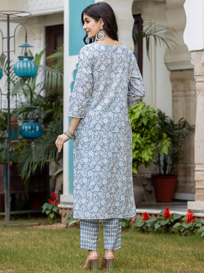 Indyancart VA Women'sPaisley Printed Regular Kurta with Trouser & Dupatta