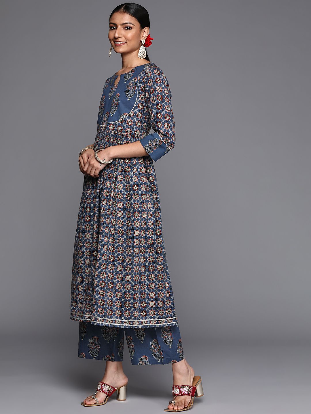 Indyancart VA Women's Blue Ethnic Motifs Printed Pure Cotton Kurta with Trousers & Dupatta