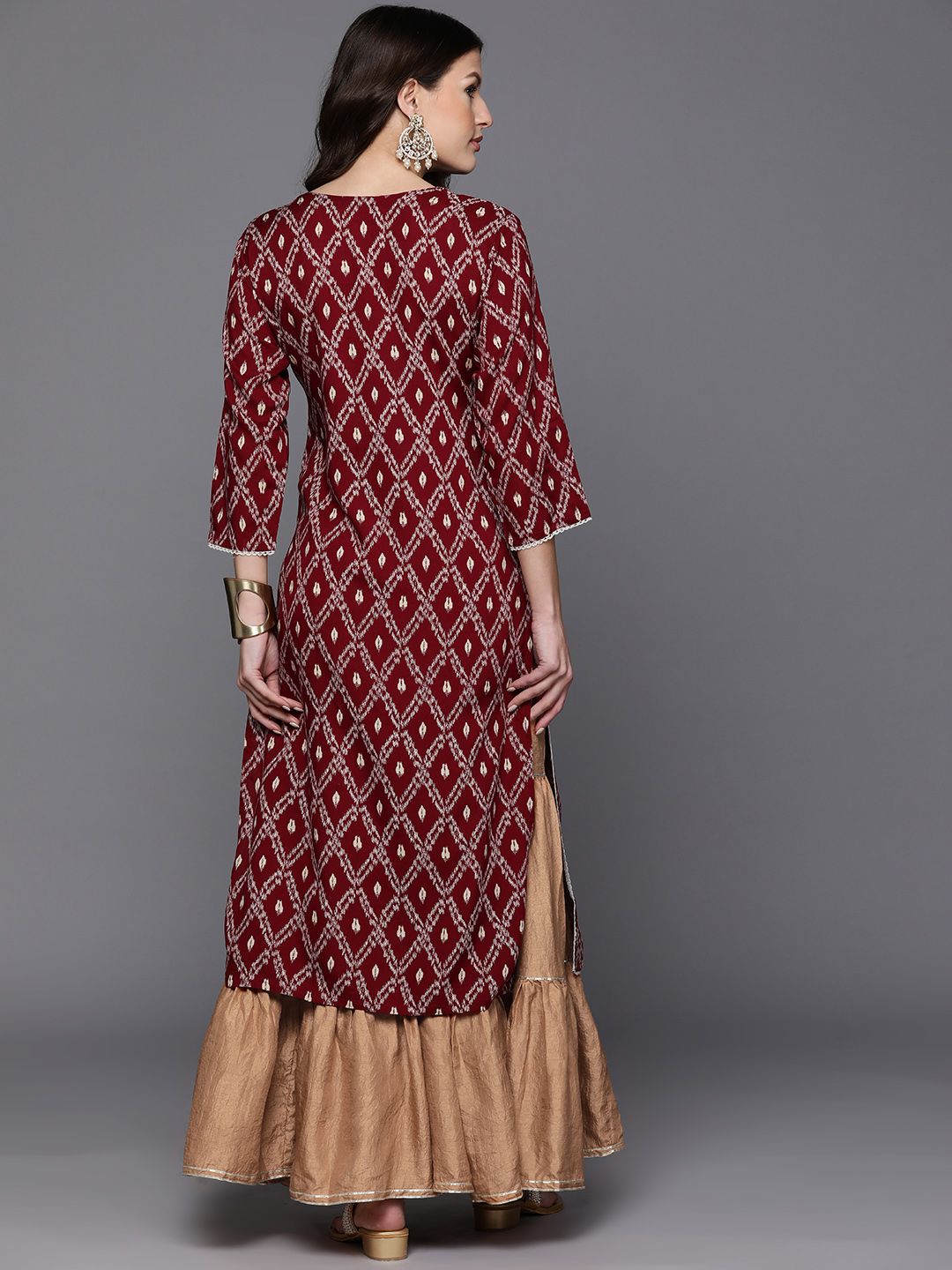 Dhiyona IE Pack Of 2 Floral Embroidered Thread Work Kurta
