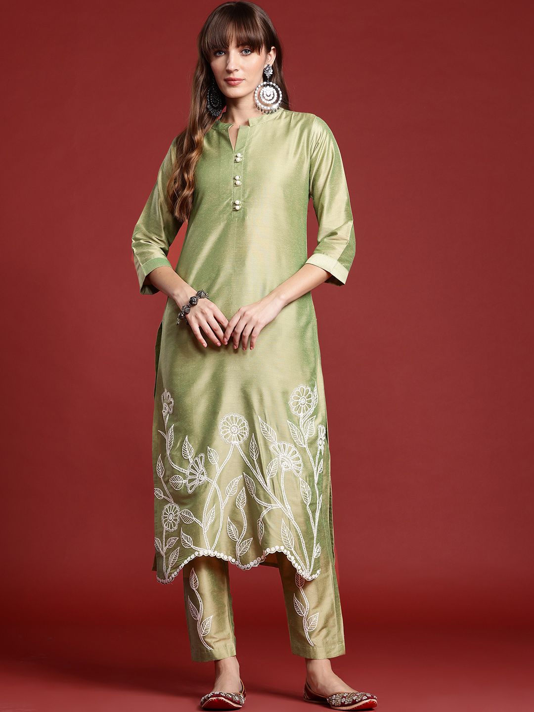 Indyancart IE Floral Embroidered Thread Work Kurta with Trousers