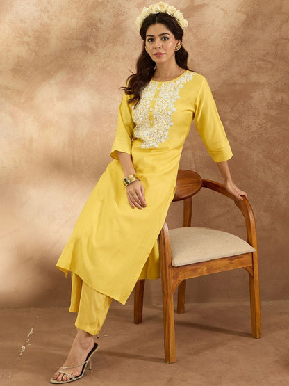 Indyancart IE Women Ethnic Motifs Embroidered Regular Thread Work Kurta with Trousers