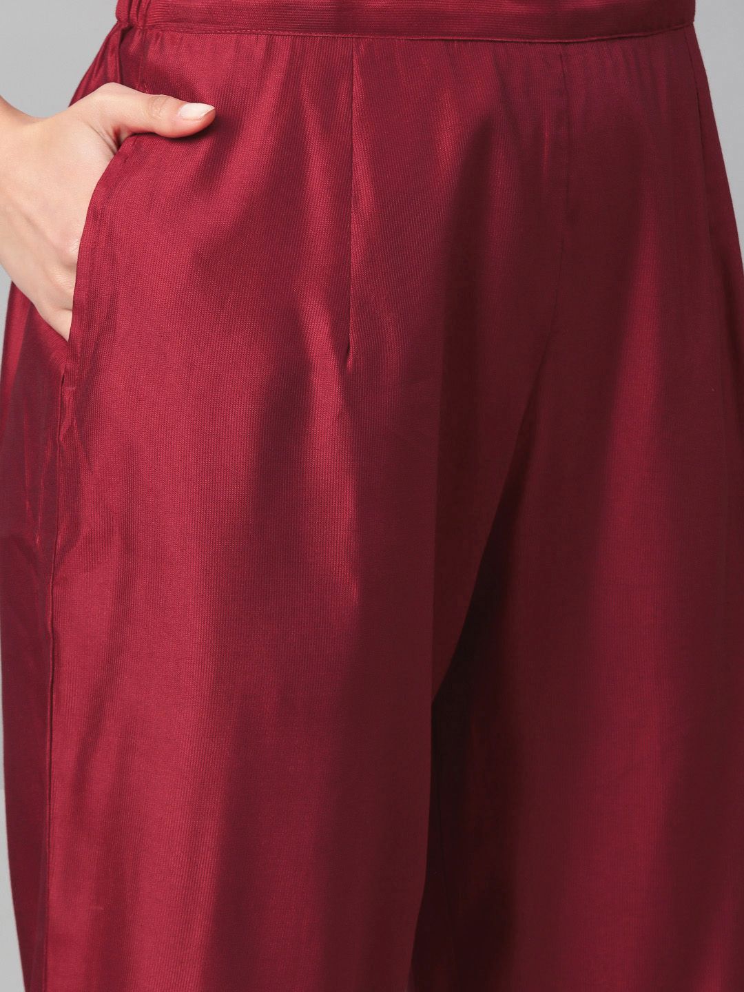 Indyancart IE Women Maroon Yoke Design Kurta with Trousers