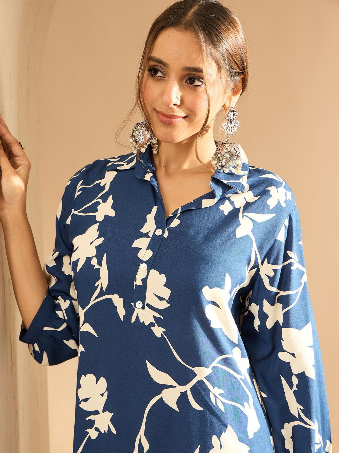 Women Floral Printed Regular Kurta with Trousers