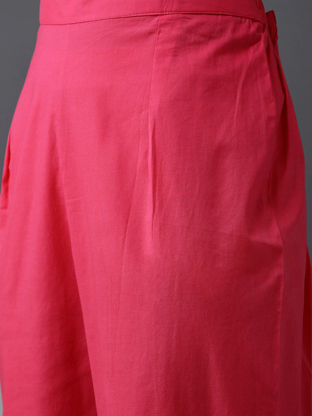 Dhiyona IE Women Pink & Gold-Toned Chanderi Cotton Kurta with Trousers & With Dupatta