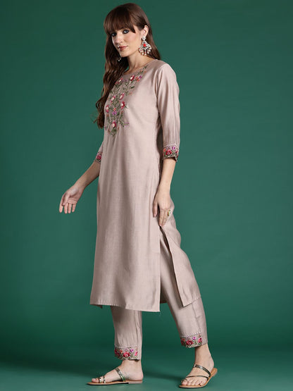 Indyancart IE Floral Embroidered Thread Work Kurta with Trousers & With Dupatta