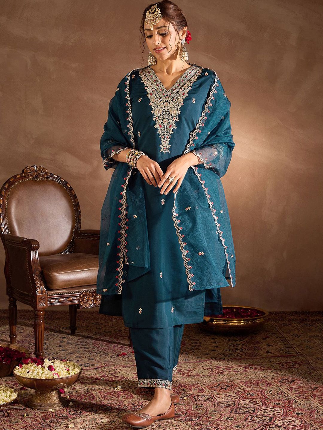 Indyancart IE Women Ethnic Motifs Embroidered Regular Sequinned Chanderi Silk Kurta