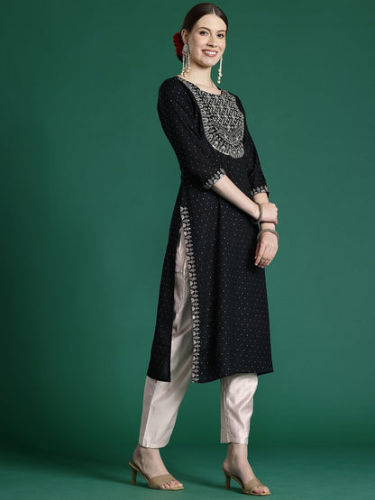 Indyancart IE Embroidered Sequinned Kurta