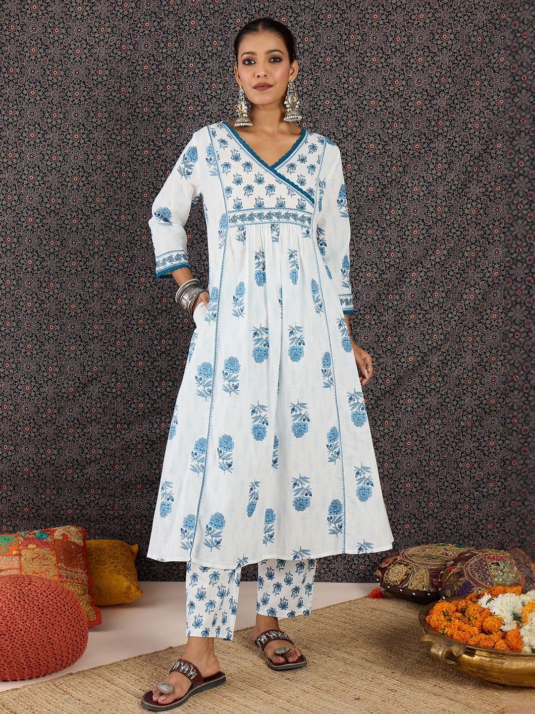 Women Floral Printed Regular Pure Cotton Kurta with Trousers