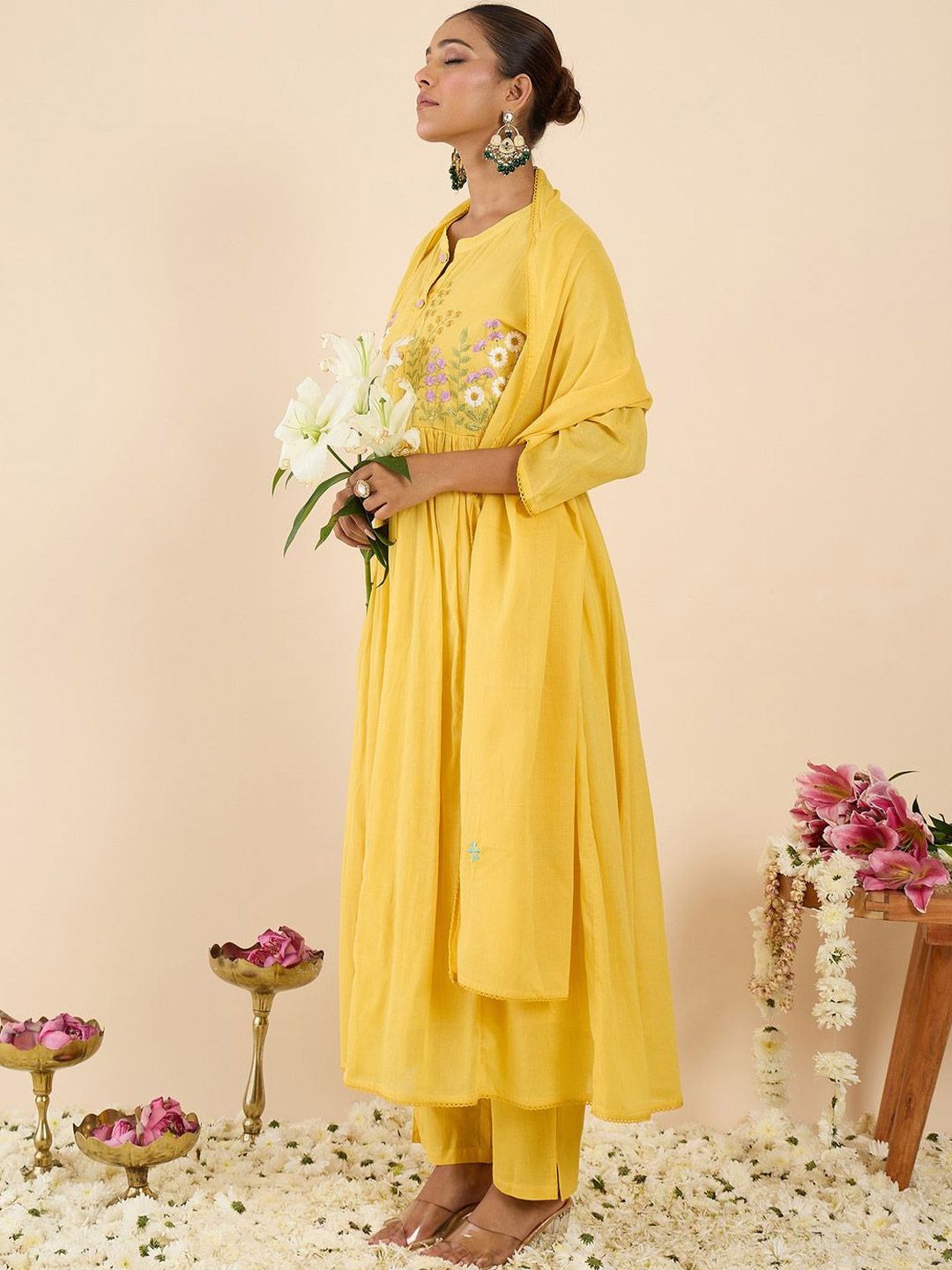 Women Floral Embroidered Panelled Thread Work Pure Cotton Kurta with Trousers & With Dupatta