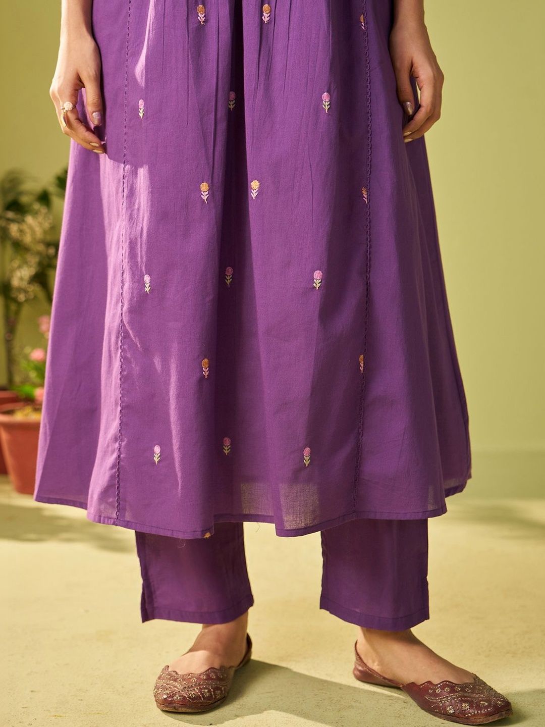 Women Ethnic Motifs Embroidered Empire Thread Work Pure Cotton Kurta with Trousers & With Dupatta