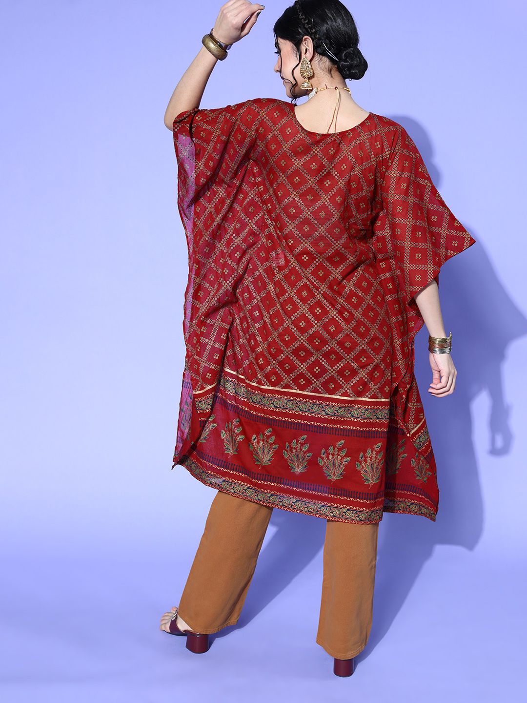 Indyancart IE Women Maroon & Navy Blue Cotton Geometric Printed Extended Sleeves Kaftan Kurta