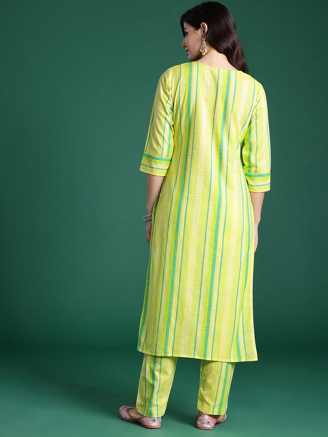 Indyancart IE Floral Embroidered Thread Work Pure Cotton Kurta with Trousers