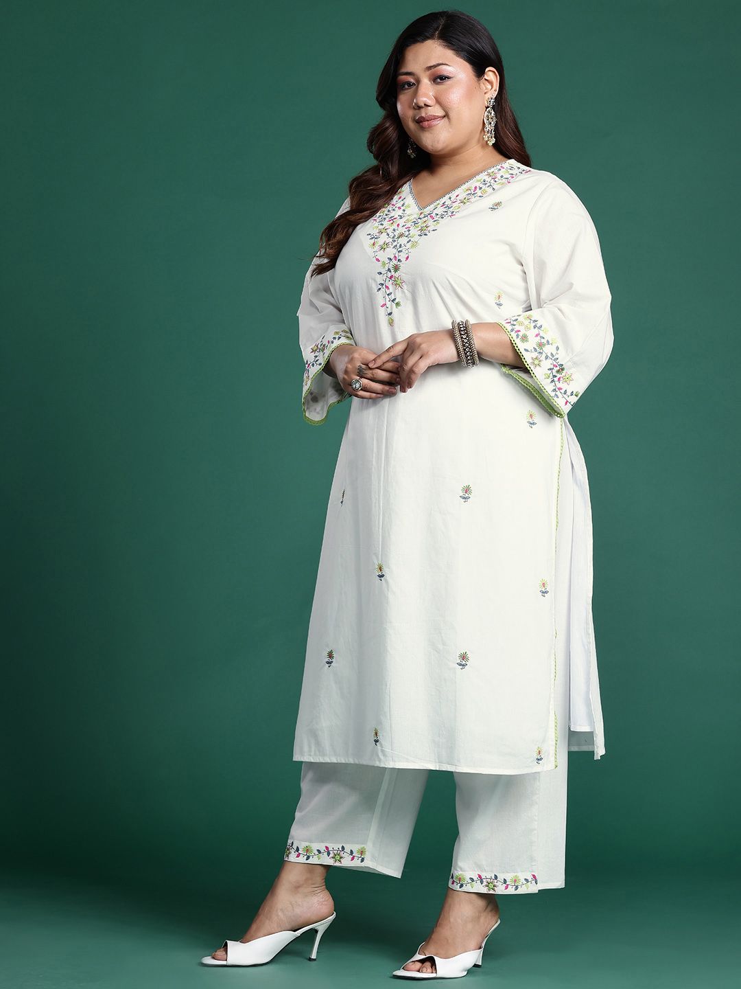 Indyancart Women's Plus Size Floral Embroidered Thread Work Pure Cotton Kurta Set