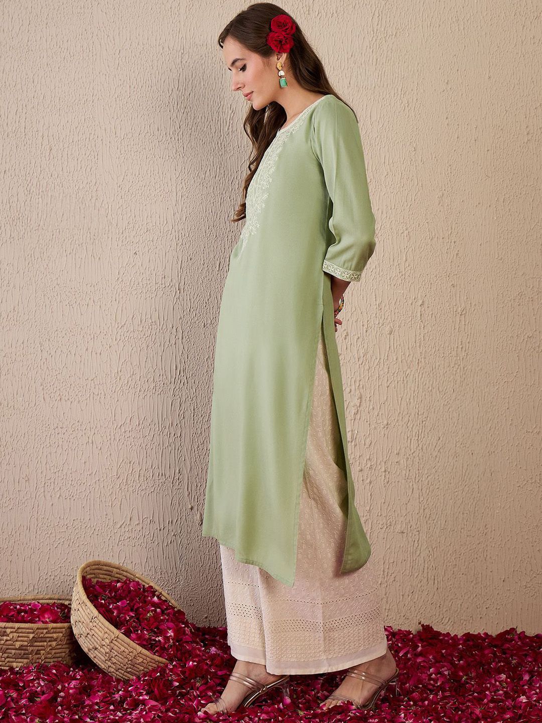 Dhiyona IE Women Floral Embroidered Thread Work Kurta