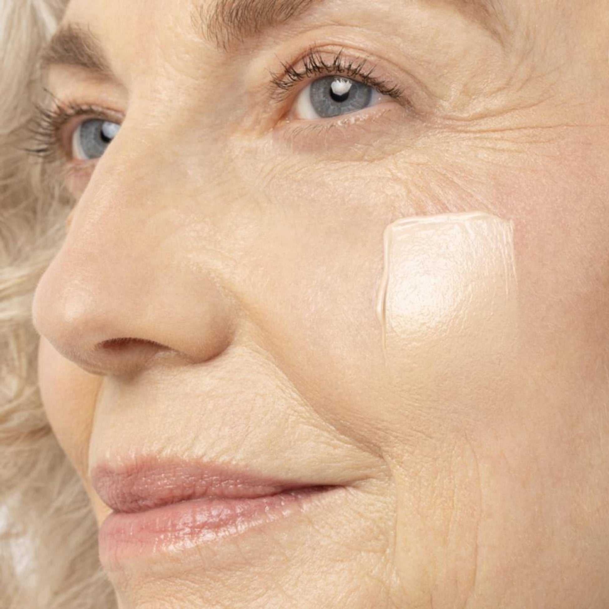 Chantecaille Just Skin Tinted Moisturizer SPF 15 - Bliss