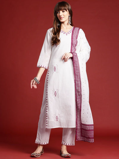 Indyancart IE Ethnic Motifs Embroidered Thread Work Kurta with Trousers & Dupatta