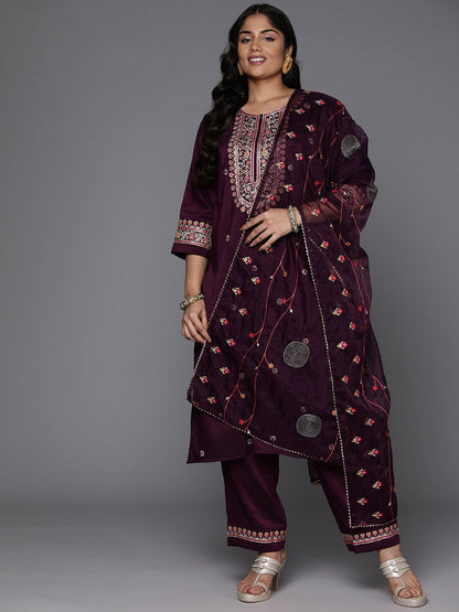 Indyancart IE Plus Size Floral Embroidered Regular Kurta with Trousers & With Dupatta