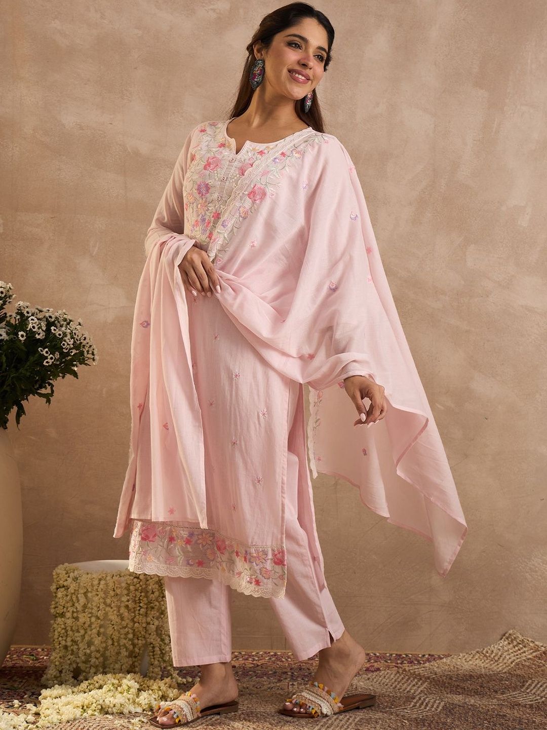 Women Floral Embroidered Thread Work Pure Cotton Kurta with Trousers & Dupatta