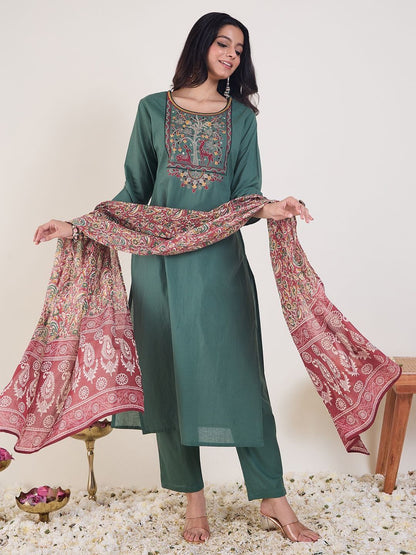 Ethnic Motifs Embroidered Thread Work Straight Kurta With Trouser & Dupatta