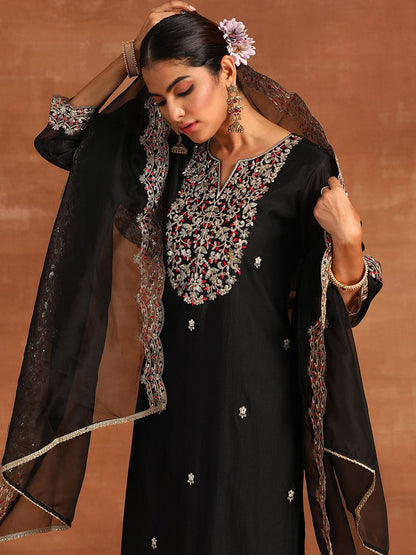 Indyancart IE Floral Embroidered Thread Work Liva Kurta with Trousers & Dupatta