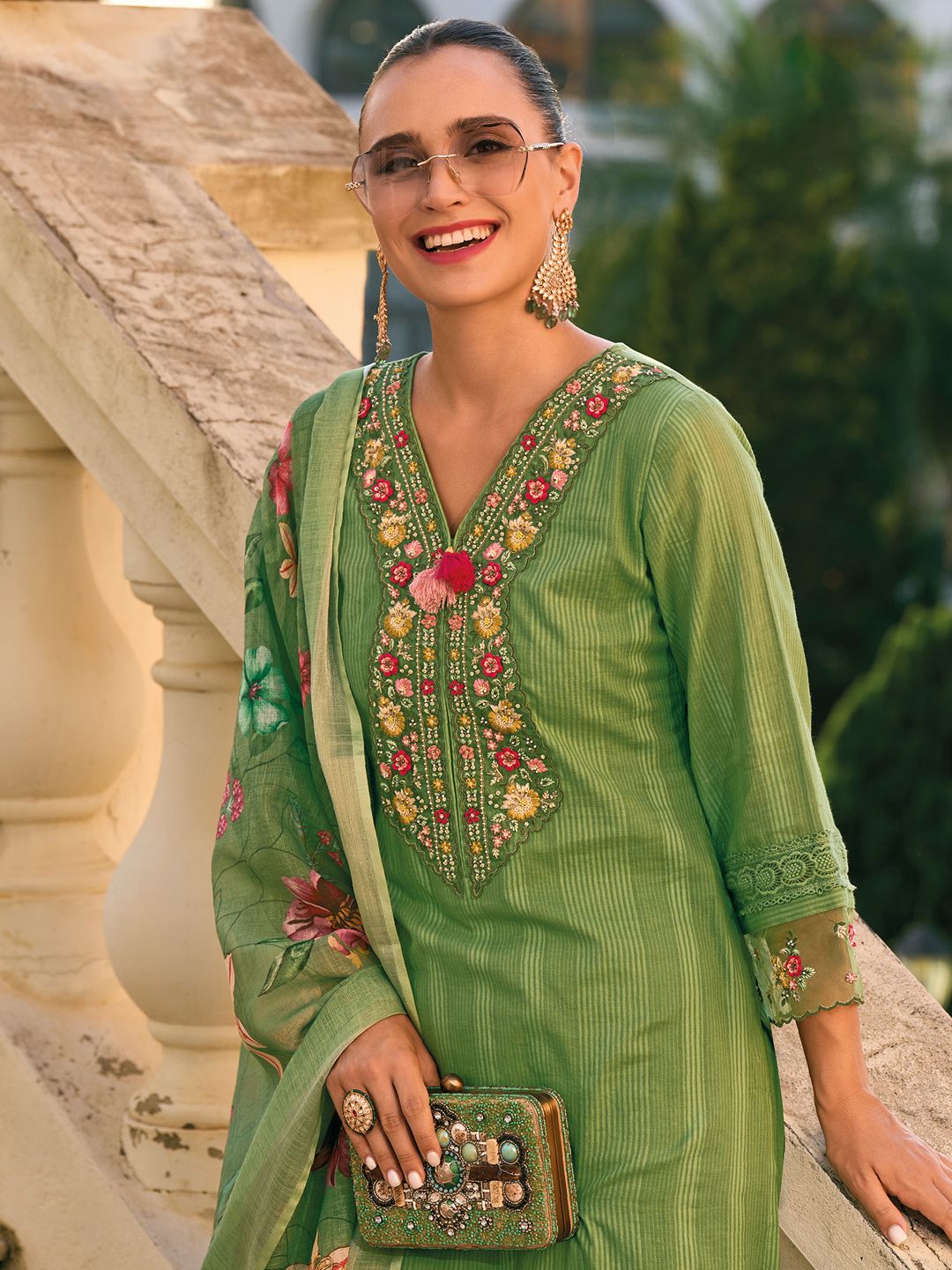 Dhiyona IE Floral Embroidered Thread Work Pure Cotton Kurta with Trousers & With Dupatta