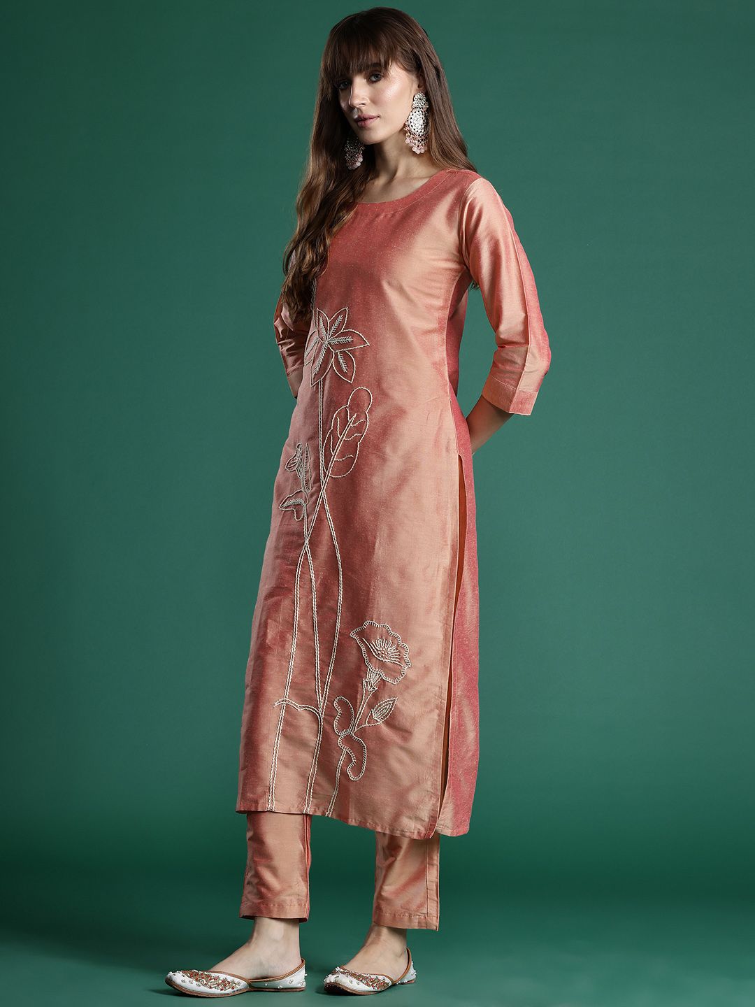 Indyancart IE Floral Embroidered Thread Work Kurta with Trousers