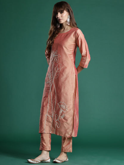 Indyancart IE Floral Embroidered Thread Work Kurta with Trousers